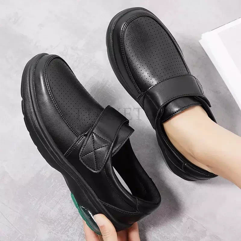 Zapatillas con velcro para mujer.